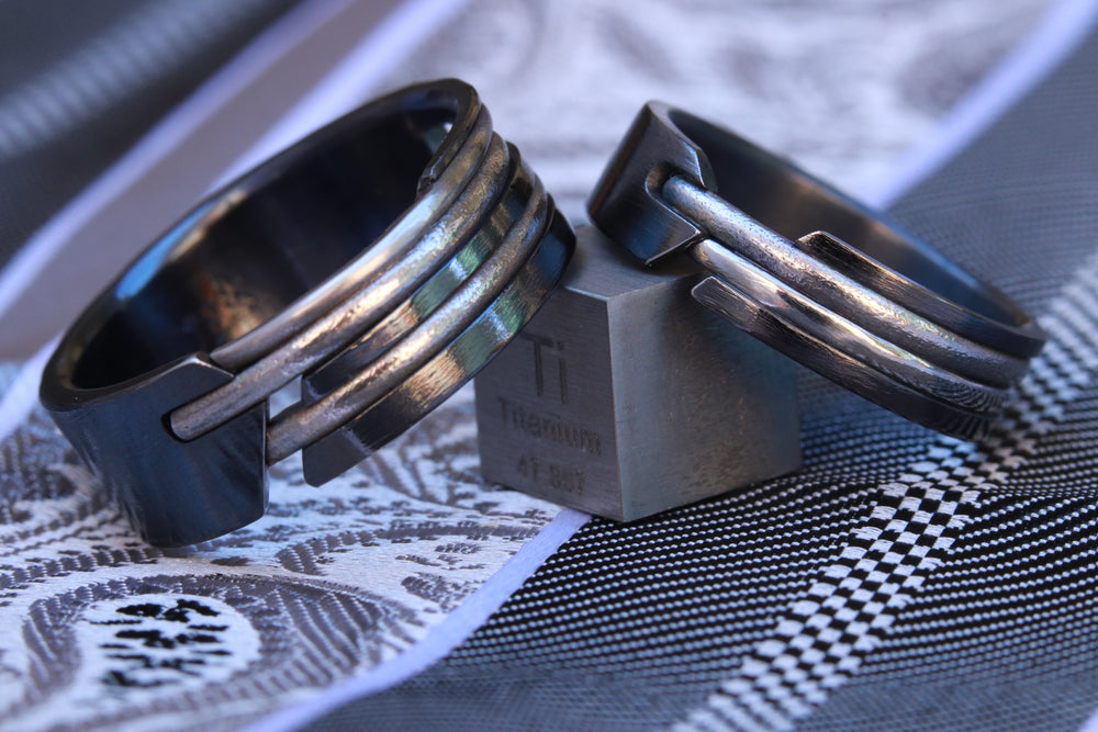 Men's Black Titanium Wedding Ring (The Barkley) – Støberi